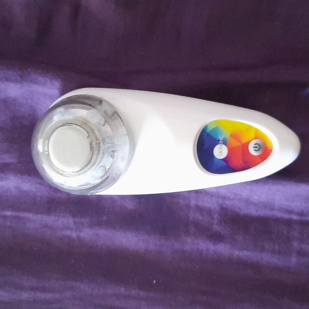 Skin inc tri-light LED skin therapy